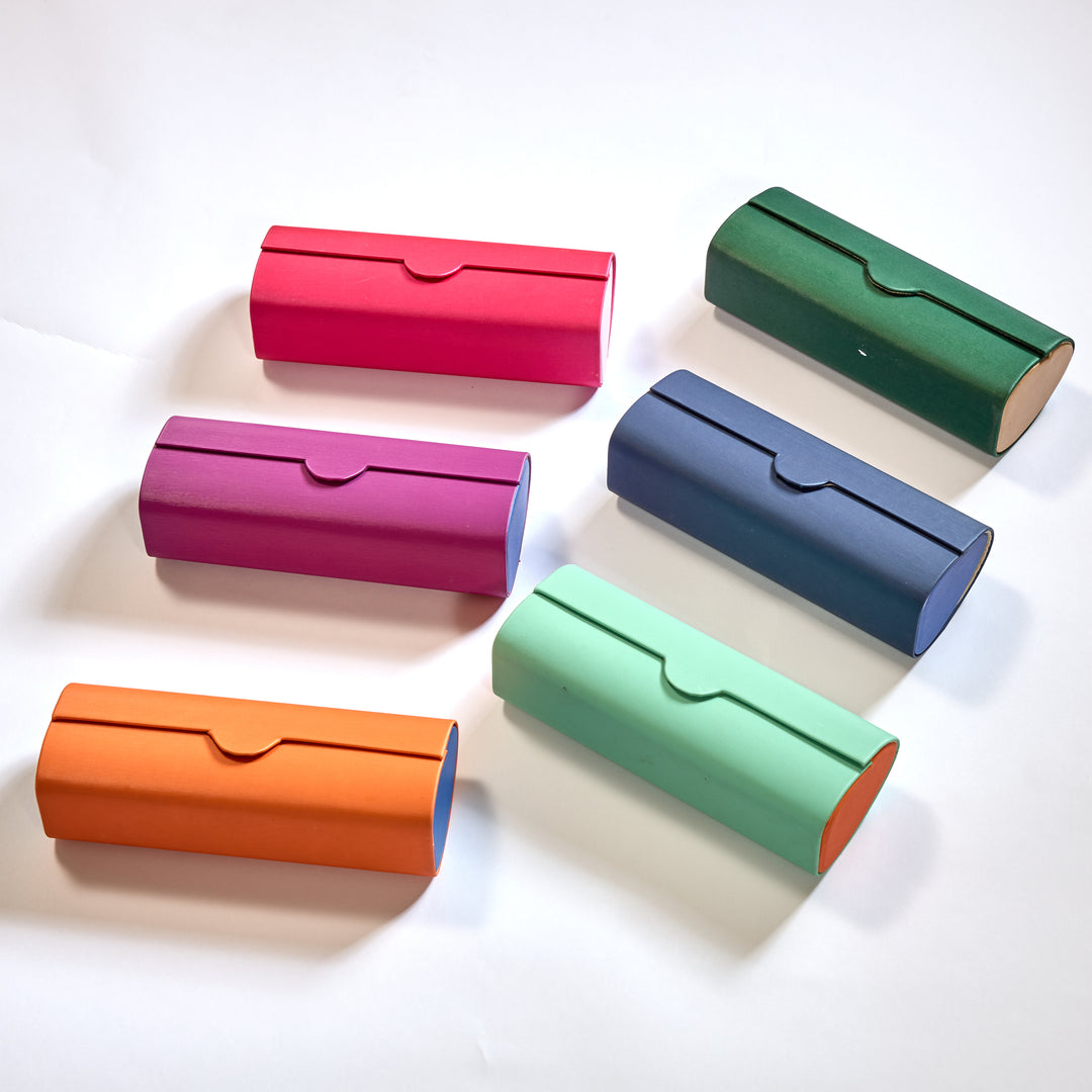 Vintage-Inspired Magnetic Vegan Leather Glasses Case: Retro Cylindrical Design for Stylish Eyewear Protection